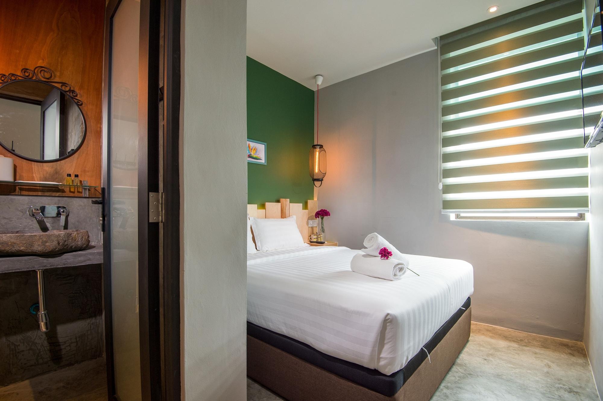 Finess Basic Hotel Malacca Esterno foto