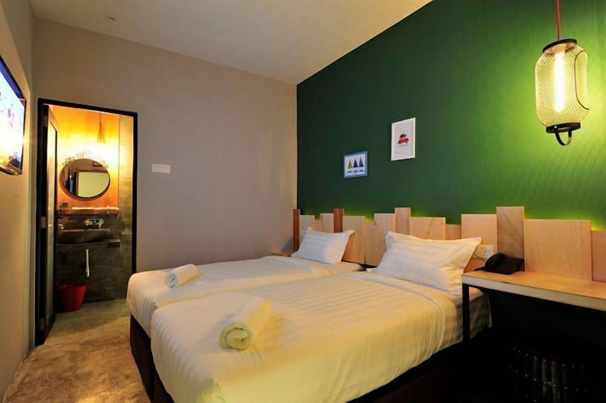 Finess Basic Hotel Malacca Esterno foto