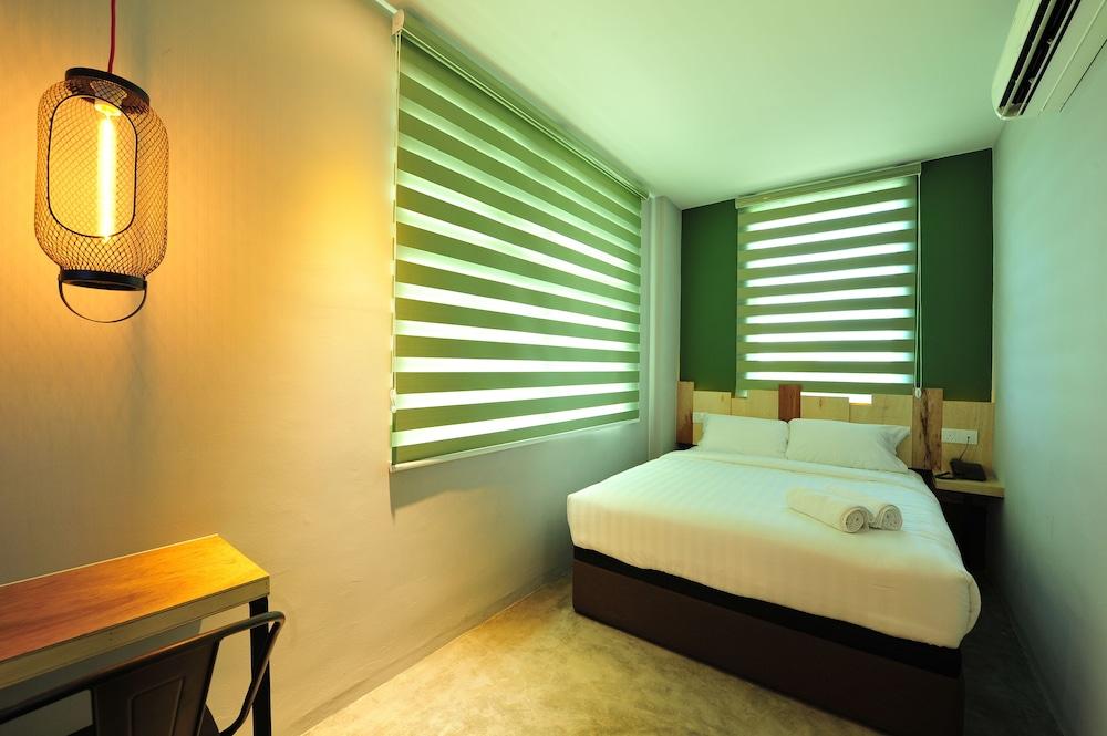 Finess Basic Hotel Malacca Esterno foto