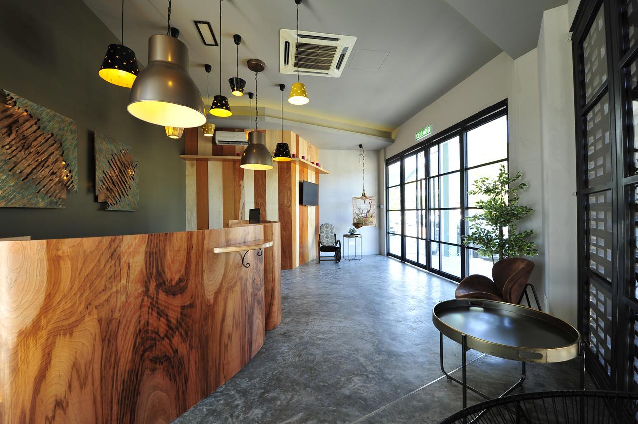 Finess Basic Hotel Malacca Esterno foto