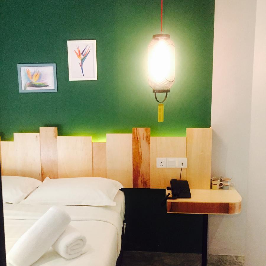Finess Basic Hotel Malacca Esterno foto
